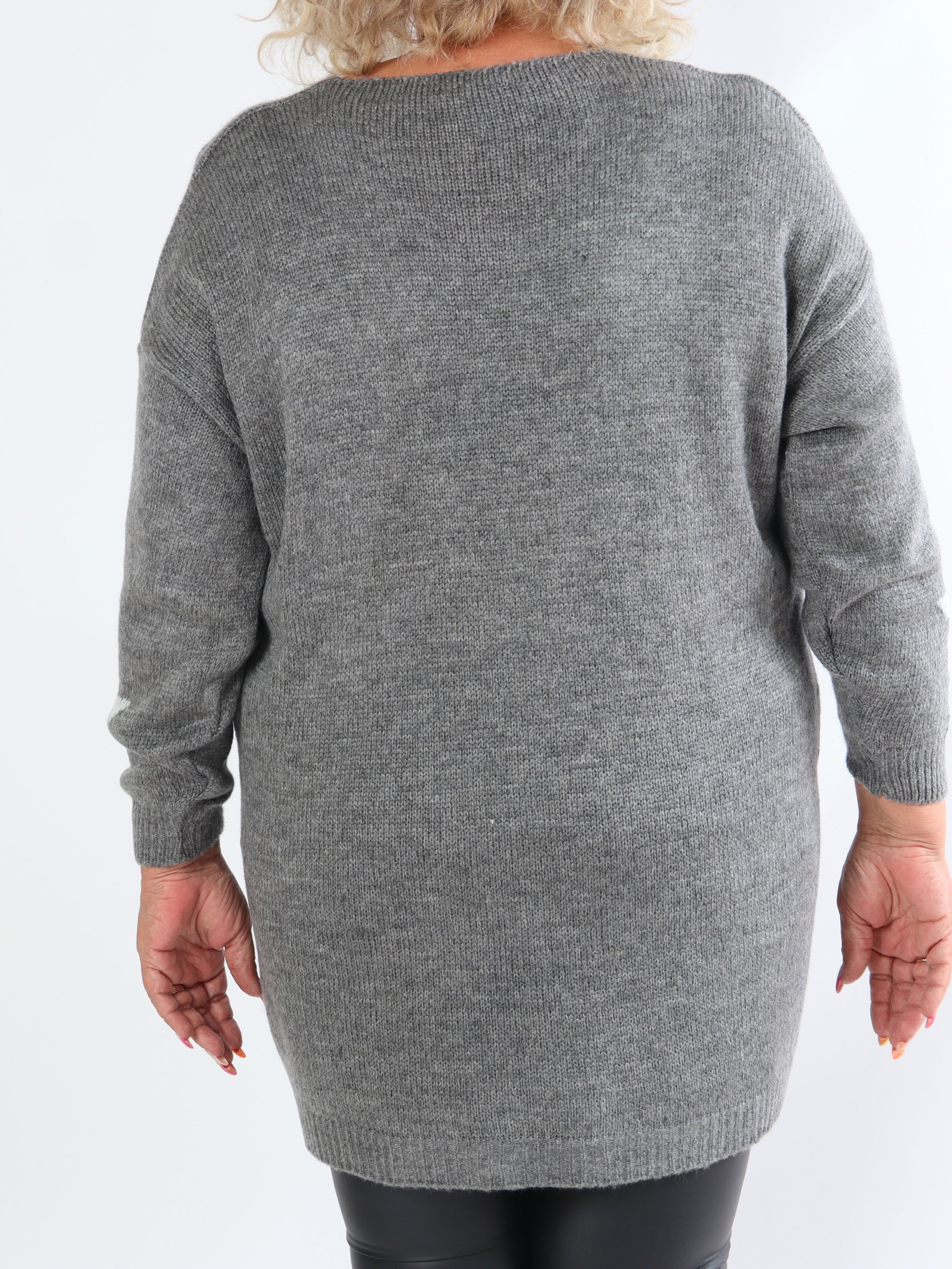 Zaria - Plus size strikkjole med stjerner og v-udskæring